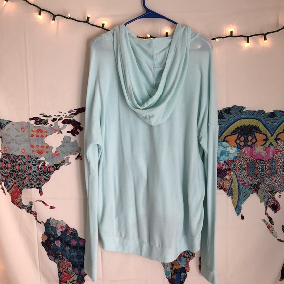 Abercrombie & Fitch Pullover - Picture 2 of 3